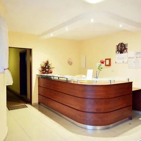 Lodzki Dom Turystyczny&Dla Firm-Lodz Helenowek-F-Vat Privatunterkunft *