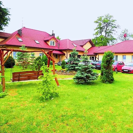 Gościnne Z łazienkami Helenówek, Parking 3*