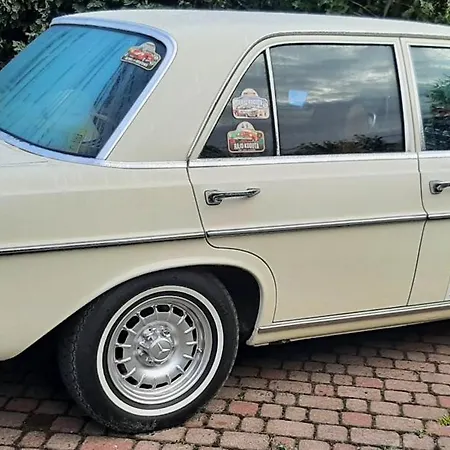 ŁÓDZKI DOM TURYSTYCZNY ŁÓDŹ Helenówek-fajne pokoje z łazienkami Łódź