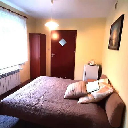 łódzki Dom Turystyczny Helenówek-fajne Z łazienkami * Łódź