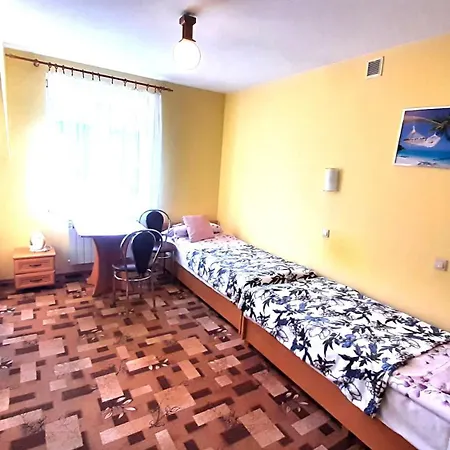 ŁÓDZKI DOM TURYSTYCZNY ŁÓDŹ Helenówek-fajne pokoje z łazienkami * Łódź