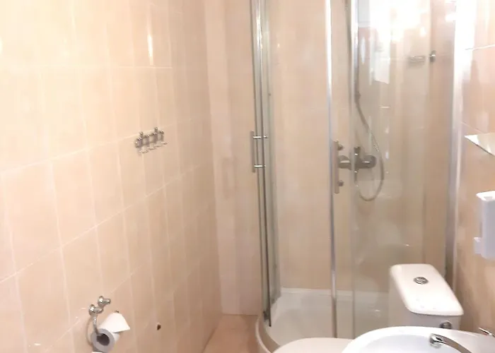 Łódzki Dom Noclegowy Helenówek ŁÓDŹ Łódź