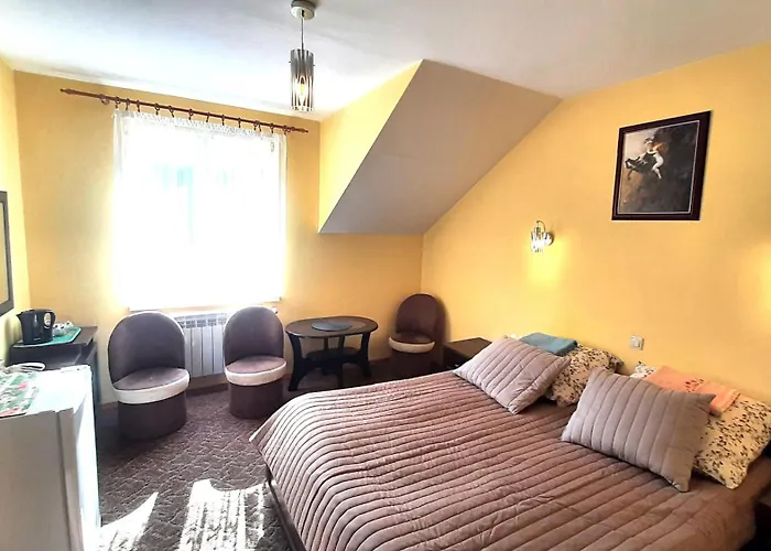 Goscinne Helenowek- Fvat - Parking 3* Łódź